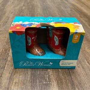 The Pioneer Woman Red and‎ Brown Boot Shakers NIB
